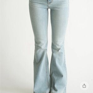 Carly Jean Los Angeles Austin Flare Jeans Size 5